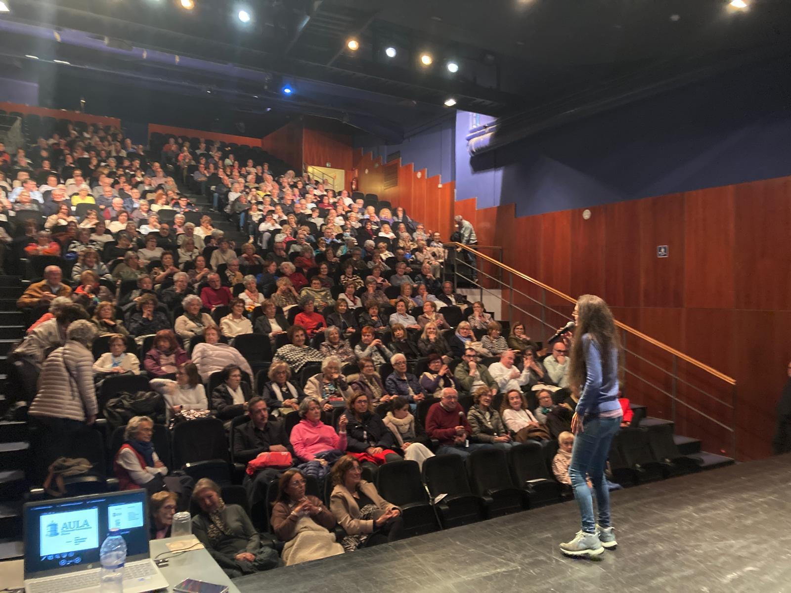 Maria Nicolau: Cuinant l’autoestima al Teatre de Blanes